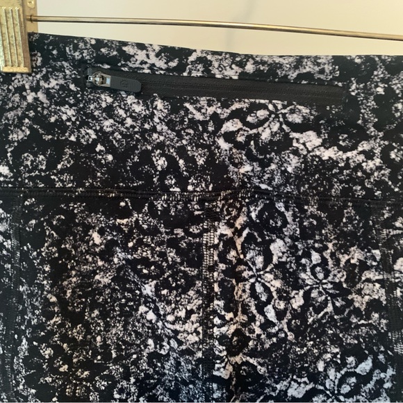 Lululemon crop pant - Picture 3 of 8